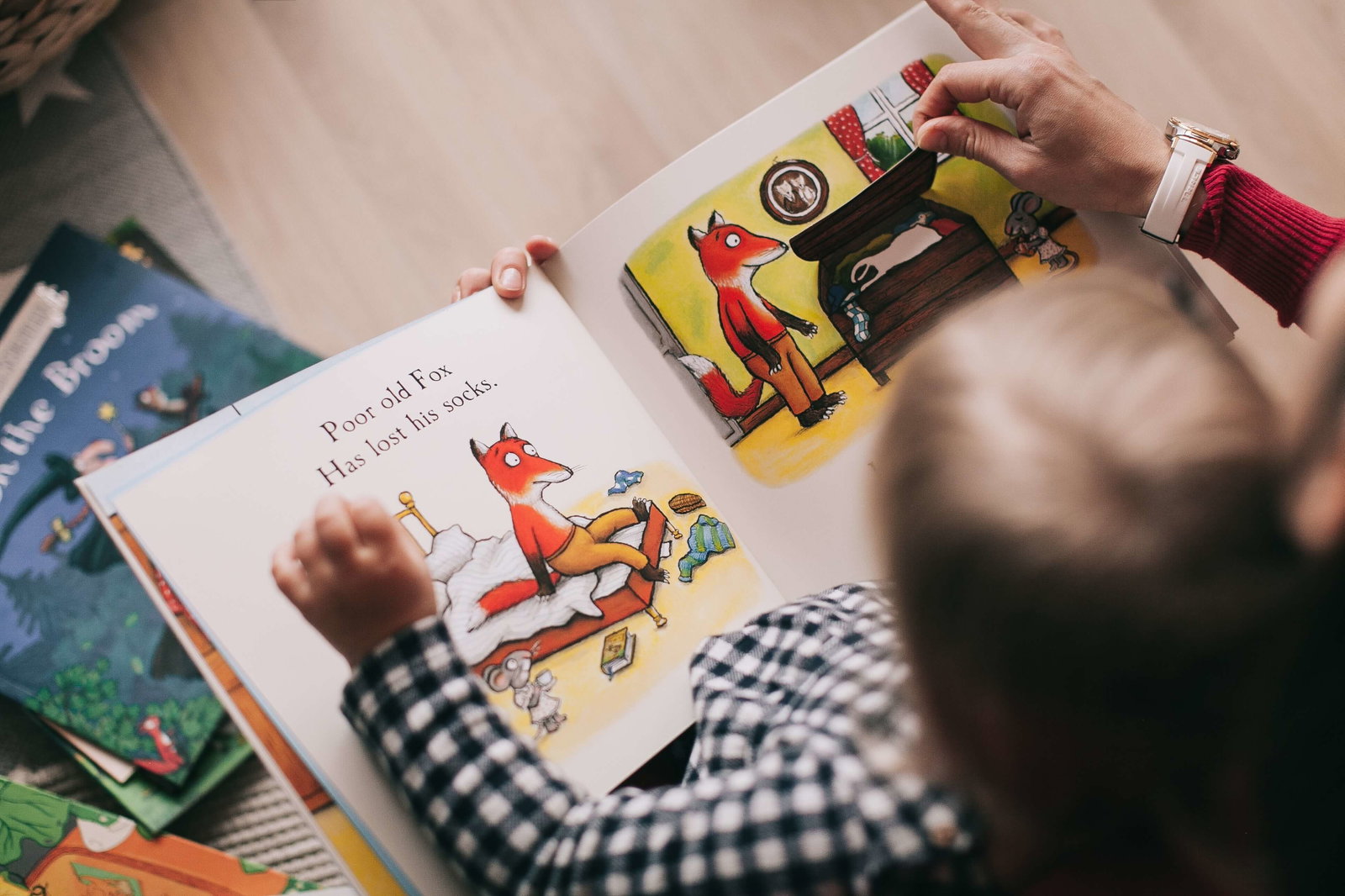Voorlezen kan heel leuk zijn in persoon, maar als dat niet kan biedt videobellen een goede uitkomst