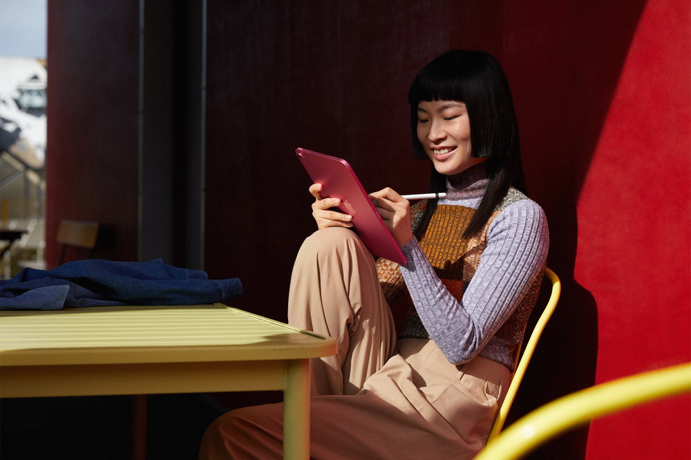 Apple Pencil gebruiken op deze iPad is prima te doen, alleen is het laden wat lastiger