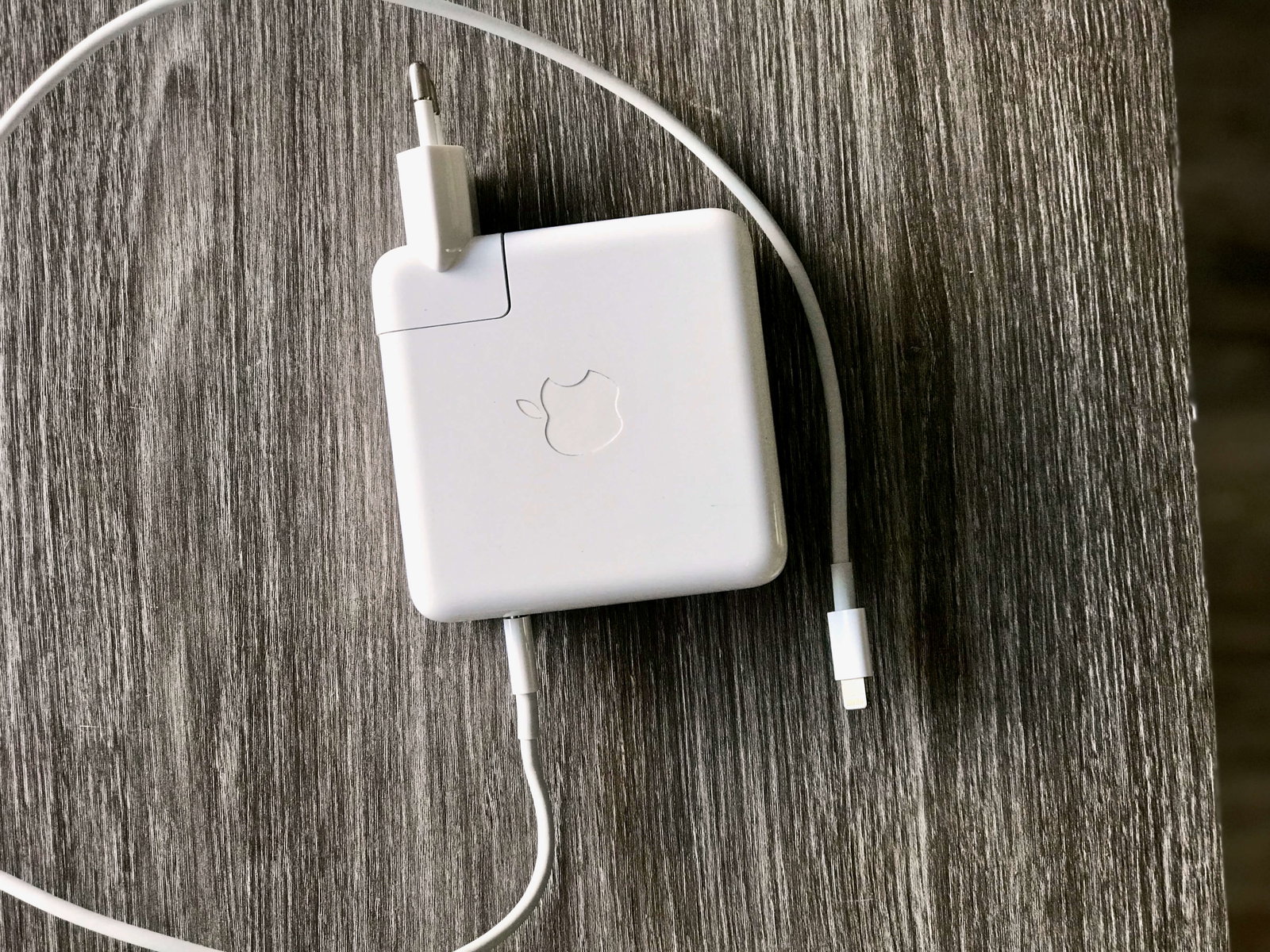 De USB-C-naar-Lightning kabel lijkt erg op een gewone USB-C-kabel